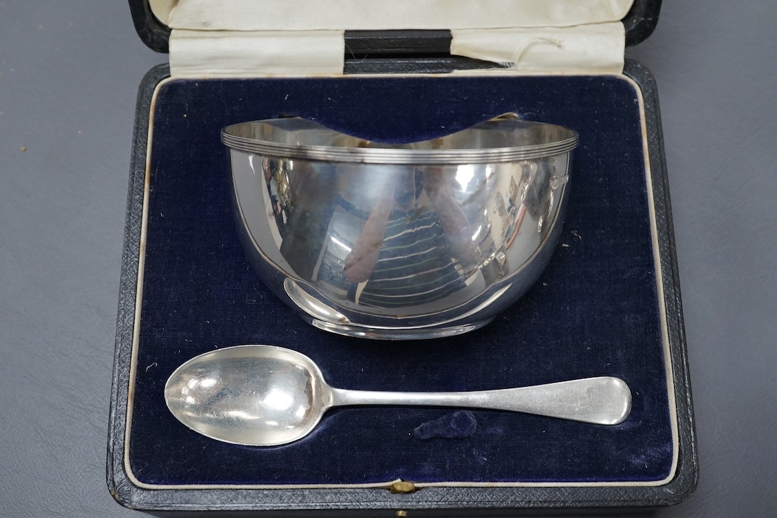 A George III silver octagonal nutmeg grater by Phipps & Robinson, London, 1810, 46mm(a.f.), together with a George III silver pedestal pepperette, by Alice & George Burroughs, London, 1808, 70mm.